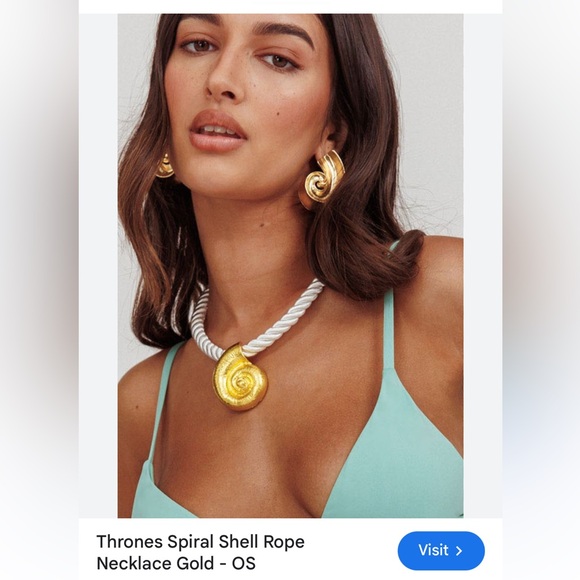 Thrones Shell Necklace - Picture 3 of 5